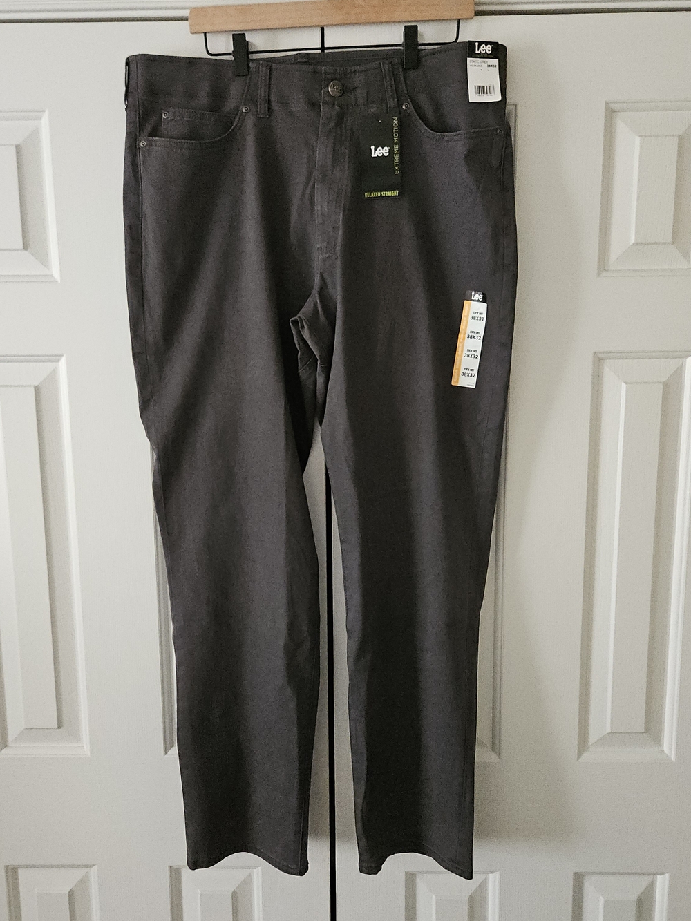 Lee Extreme Motion Men's Relaxed Straight Denim Pants Gray 38W Stretch